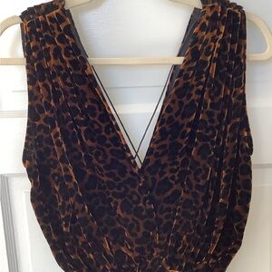 Mes Desmoiselles Sleeveless V-Neck Dress